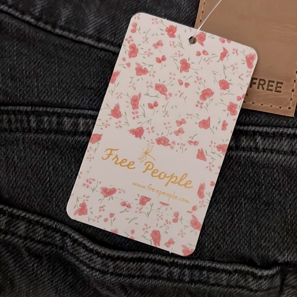 NWT- FREE PEOPLE SUPER CUTE CUFFED SLIM BOYFRIEND FADED BLACK JEANS - SIZE 24 - Picture 9 of 10
